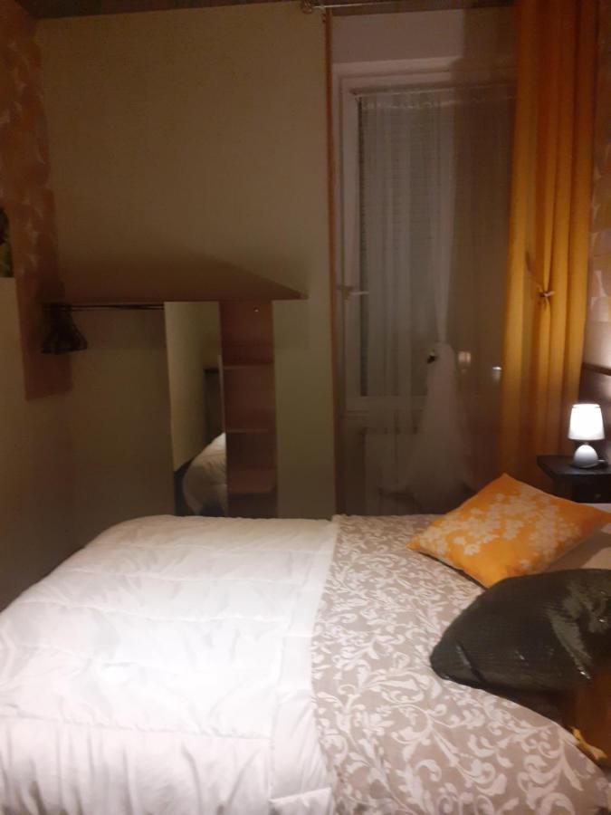Hotel Le Kamelia à Salles  Extérieur photo